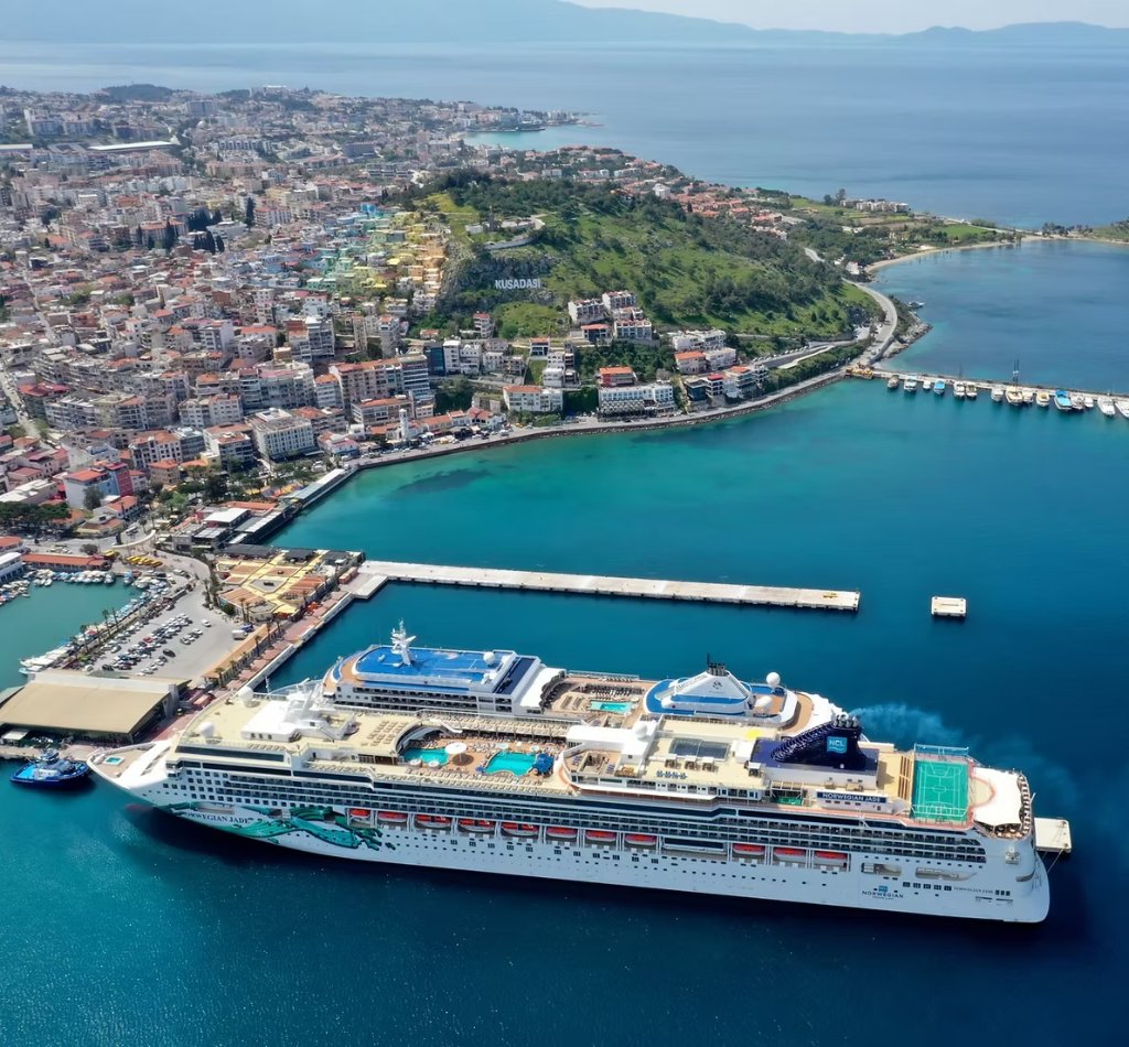 Kuşadası cruise port