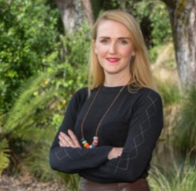 Dr. Elizabeth MacPherson