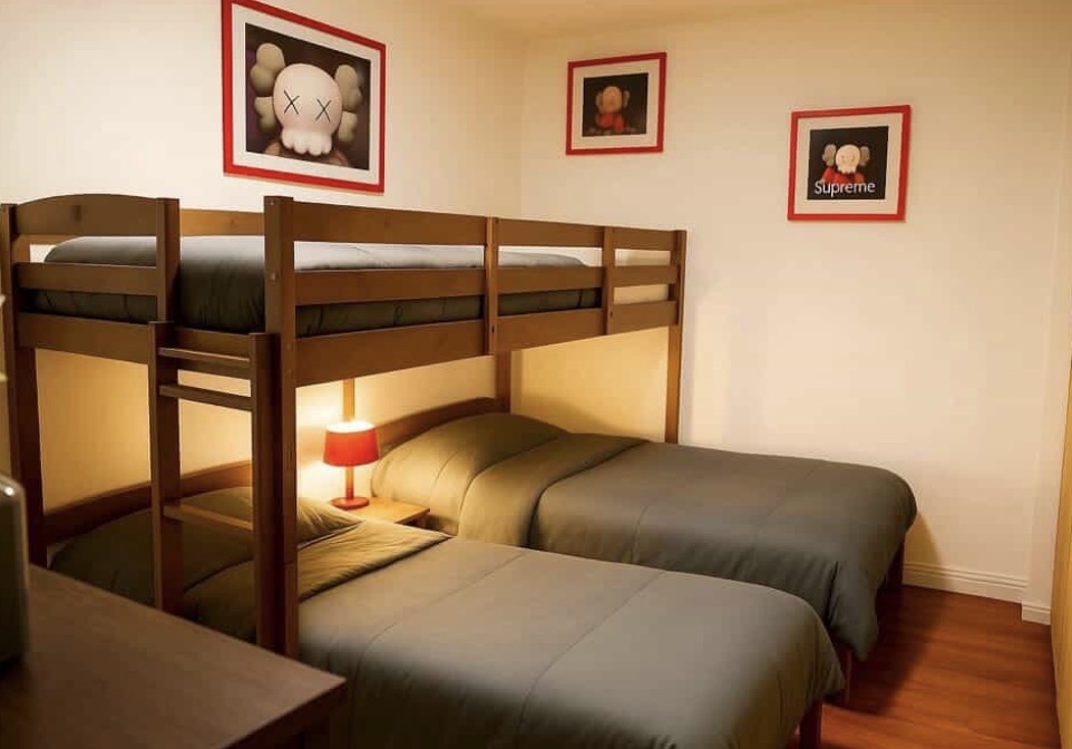 5-Person Room