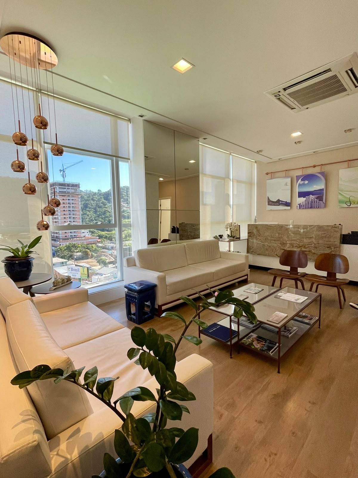 Recepção e sala de espera da clínica da Dra. Vitória Fockink Duarte