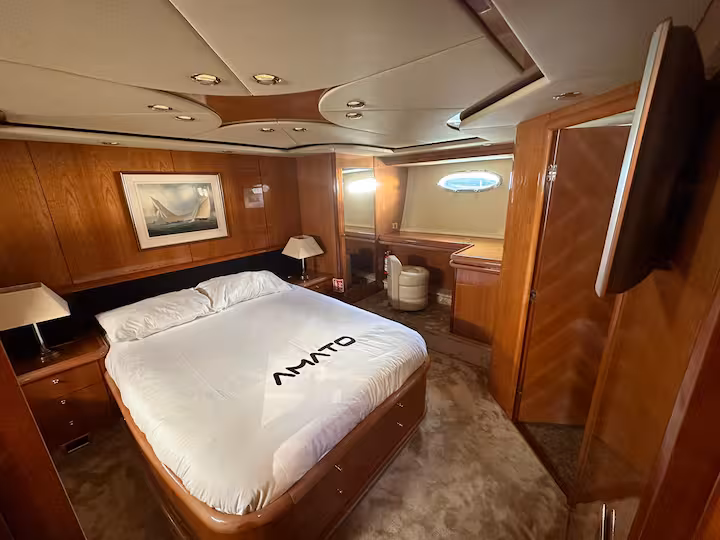 Master cabin — AMATO branded linens