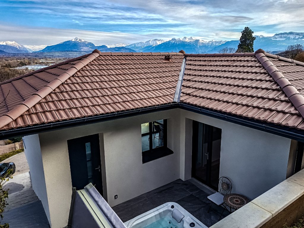 Maisonnette contemporaine de standing — Vue panoramique montagnes & Jacuzzi privatif