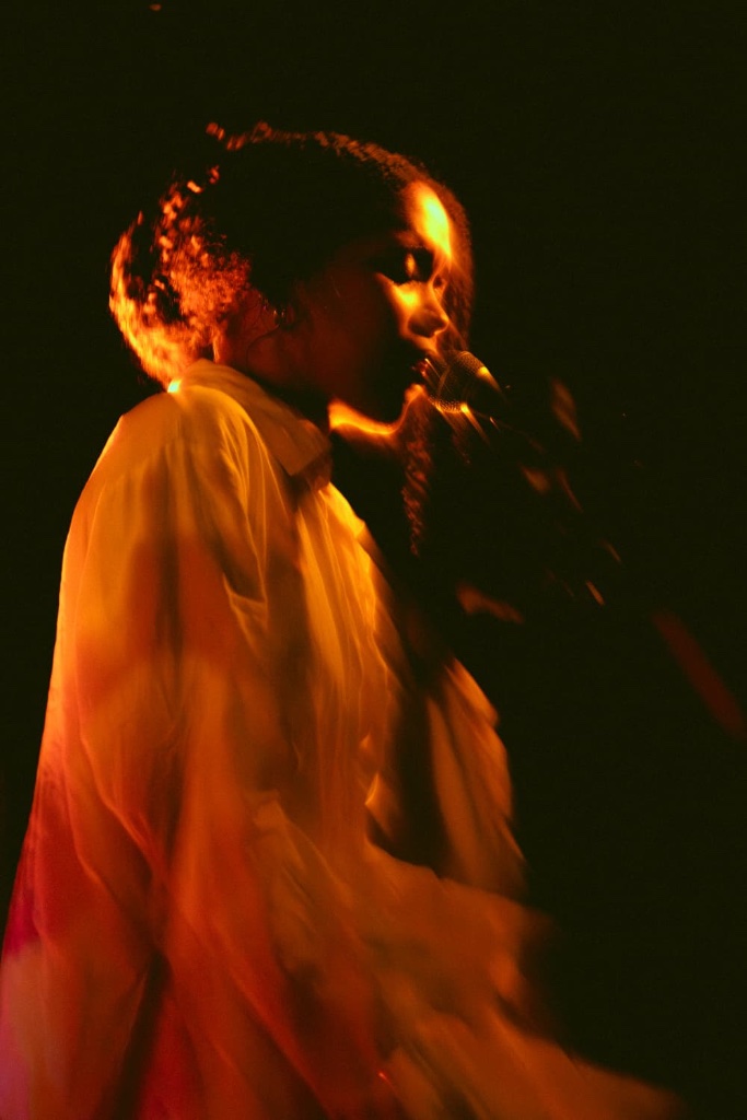 Alexia Thomas live