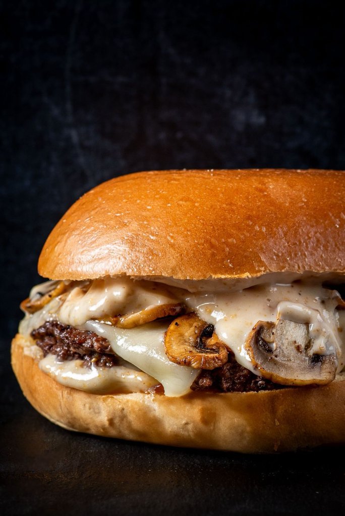 Técnica smash burger - hamburguesa artesanal Shaggy's Jacó