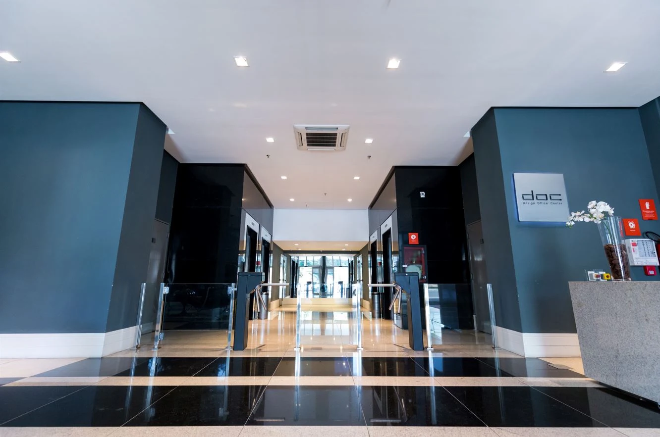 Lobby e elevadores do DOC — Design Office Center, Porto Alegre