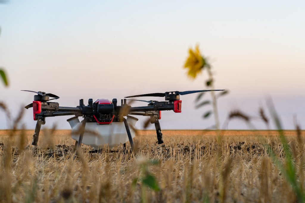 XAG drone precisiespuiten graanveld RTK-positionering