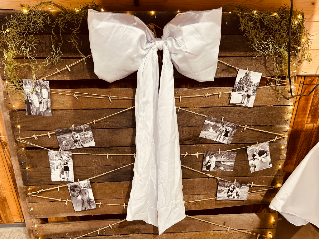 Photo Display Pallet Wall with Bow