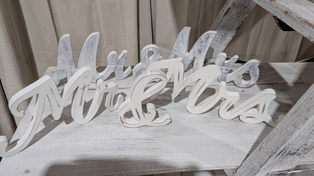 "Mr. & Mrs." Wood Table Sign (Set of 2)