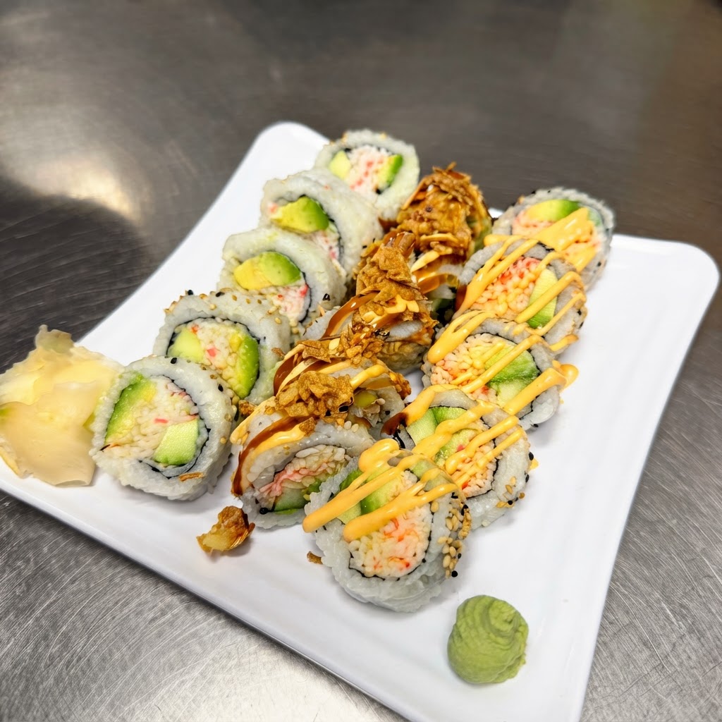 Cali Combo — 15 pieces — imitation crab stick, crab salad, avocado, cucumber, fried onion, spicy mayo, sushi sauce, sesame seed | Sarah Sushi Sushi Combos