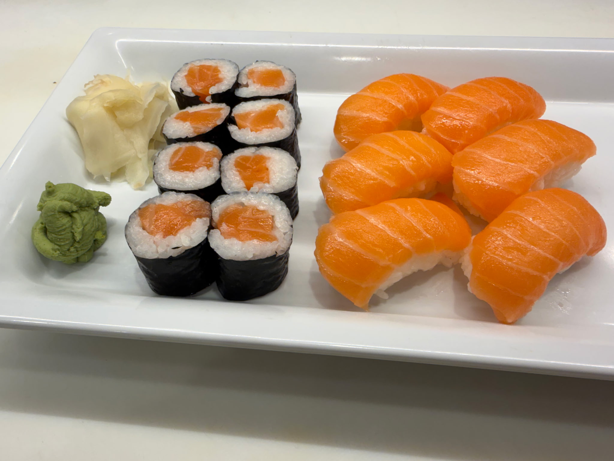 Sarah Salmon Combo — Salmon, rice & nori | Sarah Sushi Sushi Combos