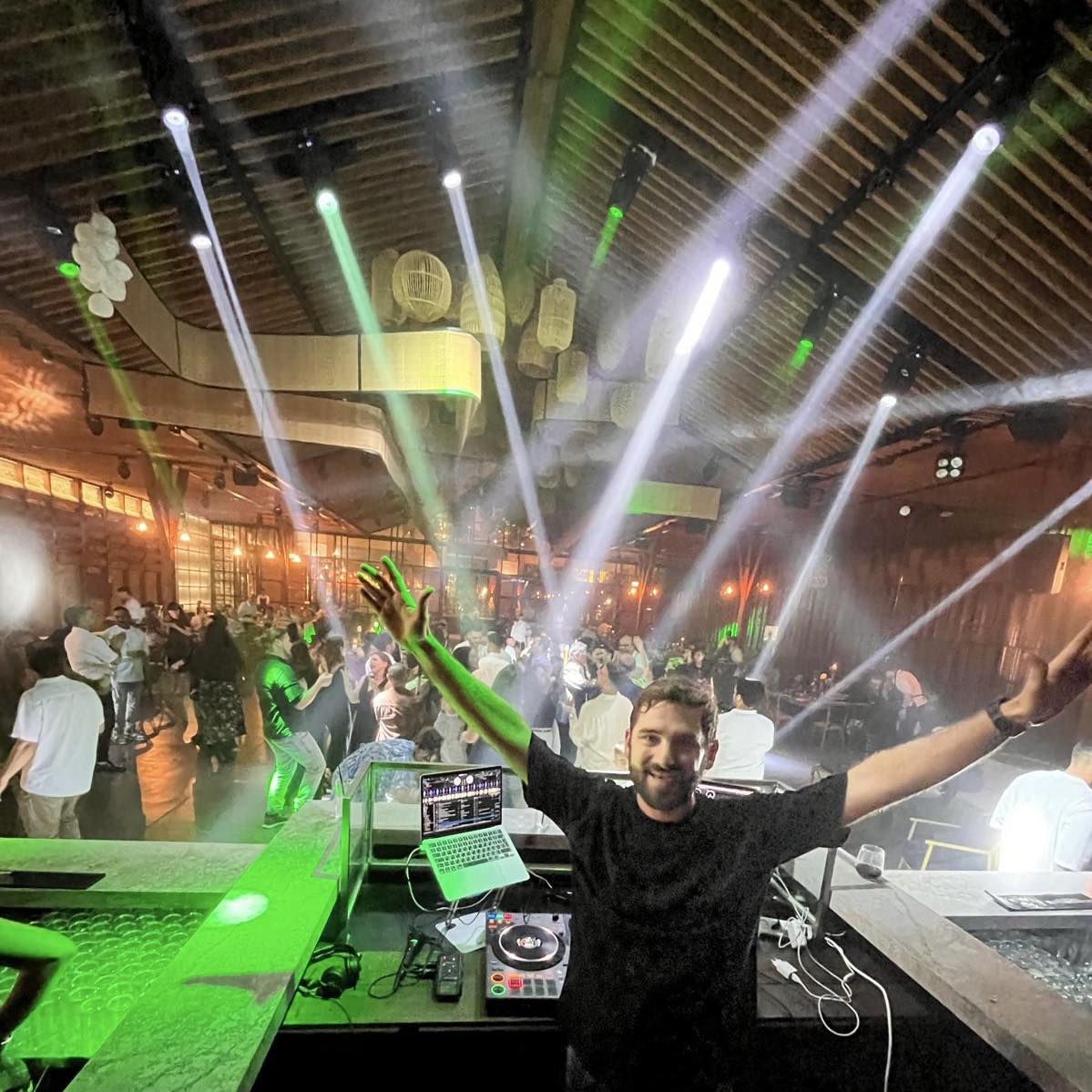 DJ YONATAN BALI ברחבה