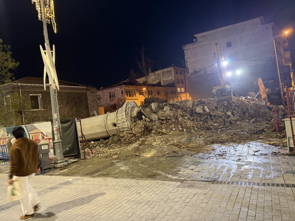 Cevherağa Camii'nin Yıkılması