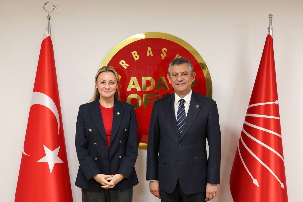 Seda Kaya Ösen ve CHP Genel Başkanı Özgür Özel