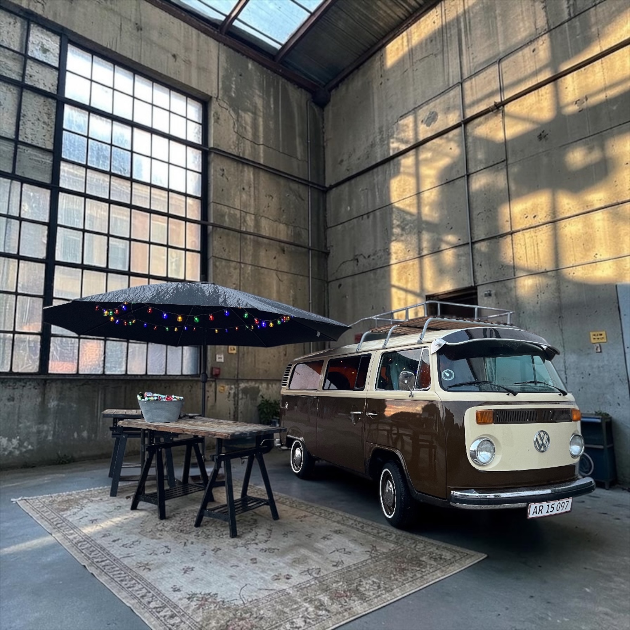 VW T2 camper som lille bar / markedsplads set-up