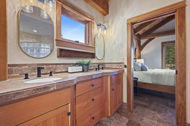 Bathroom Remodel โ Sisters