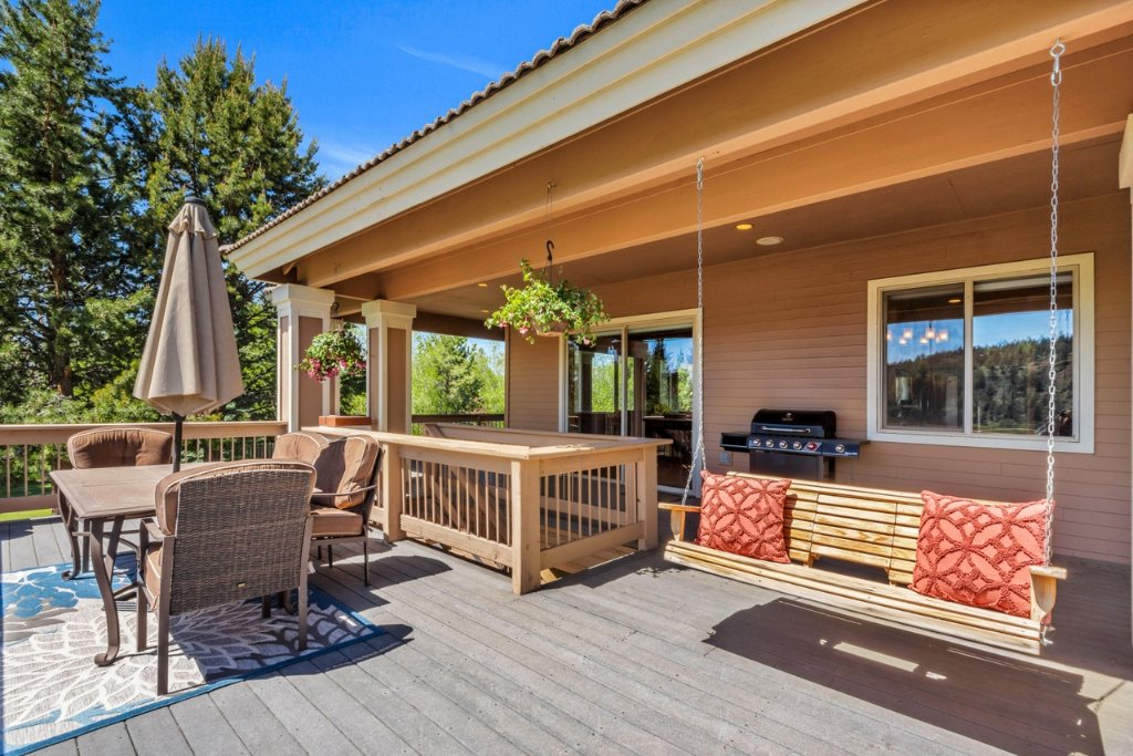 Deck Remodel โ Sisters
