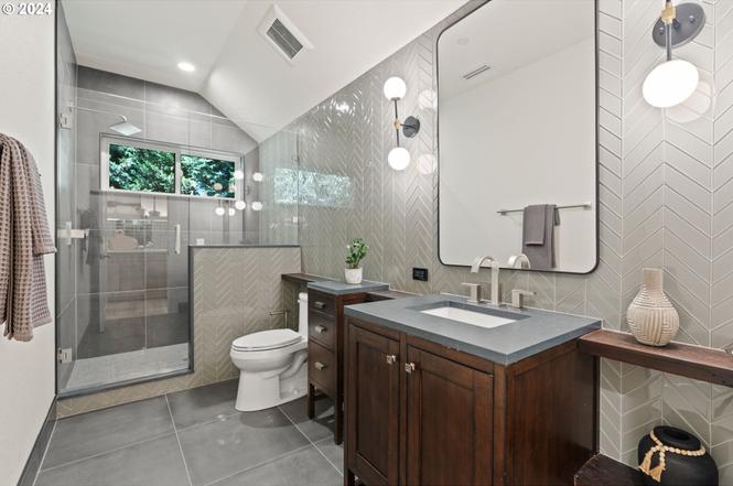Bathroom Remodel โ Portland Metro