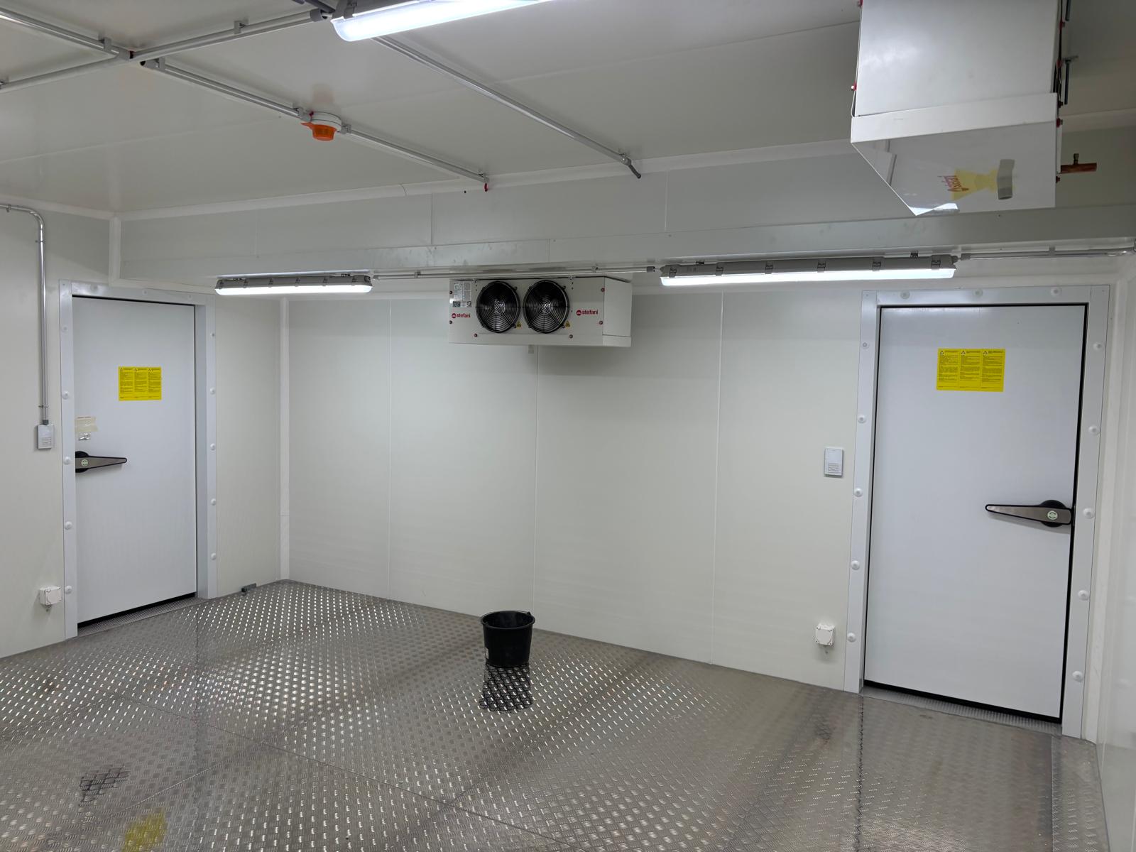 Chambre froide industrielle FreezyCorp — évaporateur Stefani