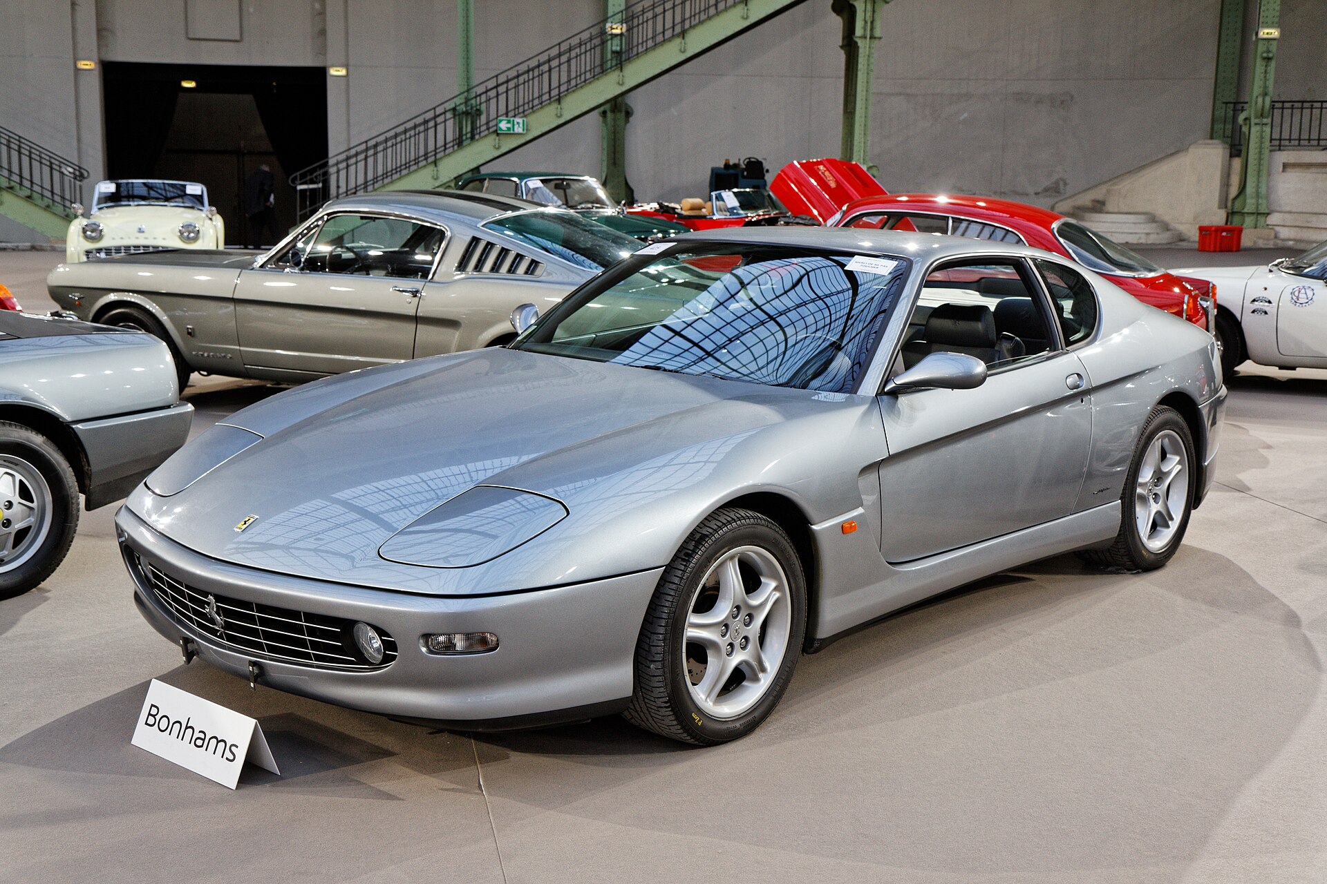 Une Ferrari 456GT modificata coupé au Grand Palais lors de la vente Bonhams en février 2014.