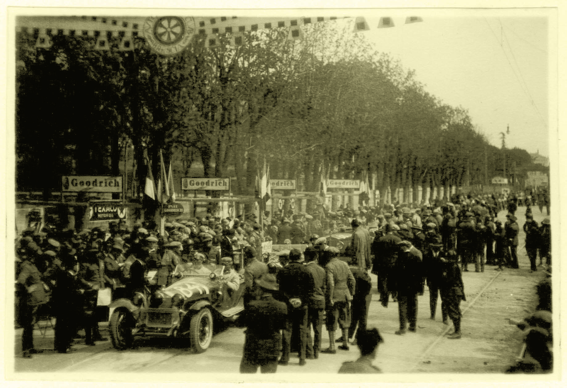 Tazio Nuvolari and Battista Guidotti with the Alfa Romeo that won the 1930 Mille Miglia.