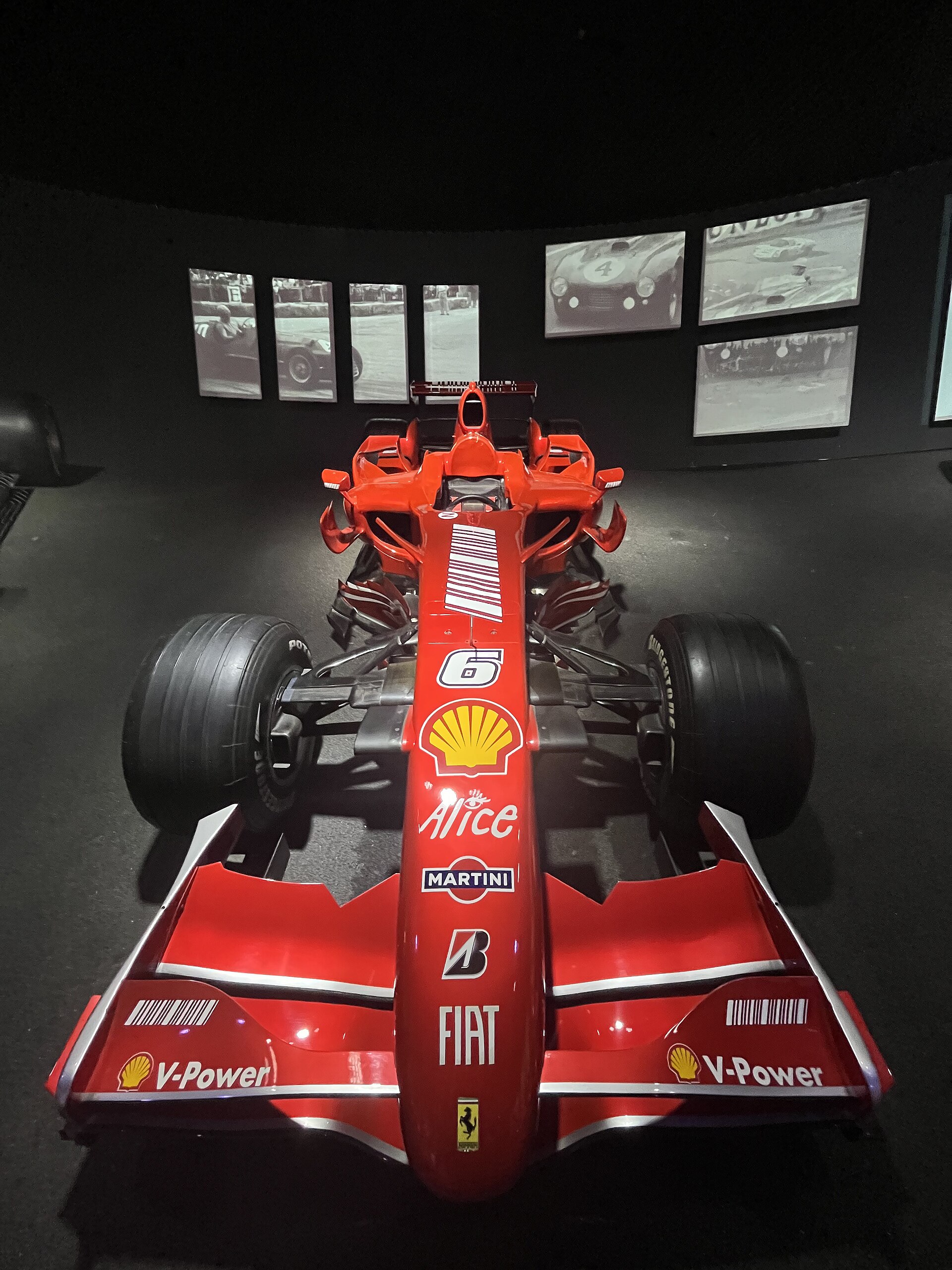 Kimi Räikkönen driving the Ferrari F2007.