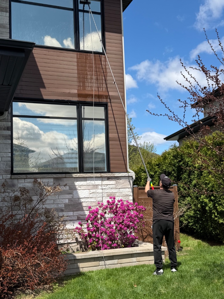 Résidence moderne — Lavage en hauteur