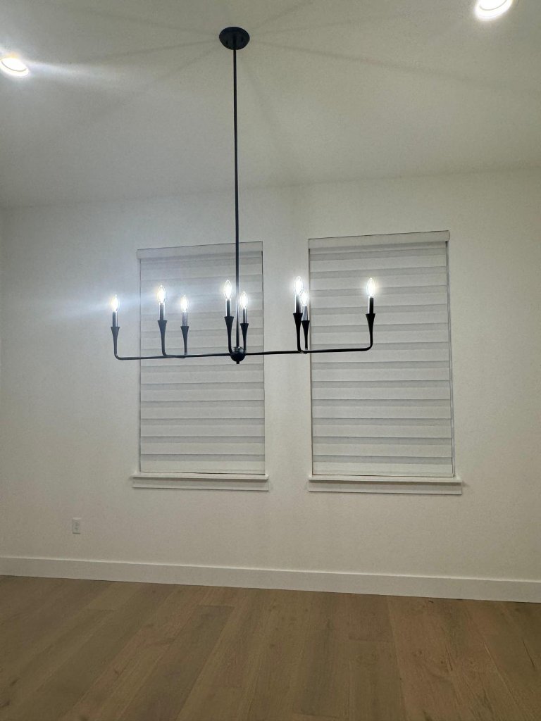 Bedroom – Dark 3-Window (A)