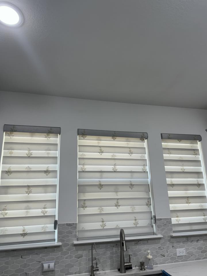 Kitchen – Floral Zebra Blind