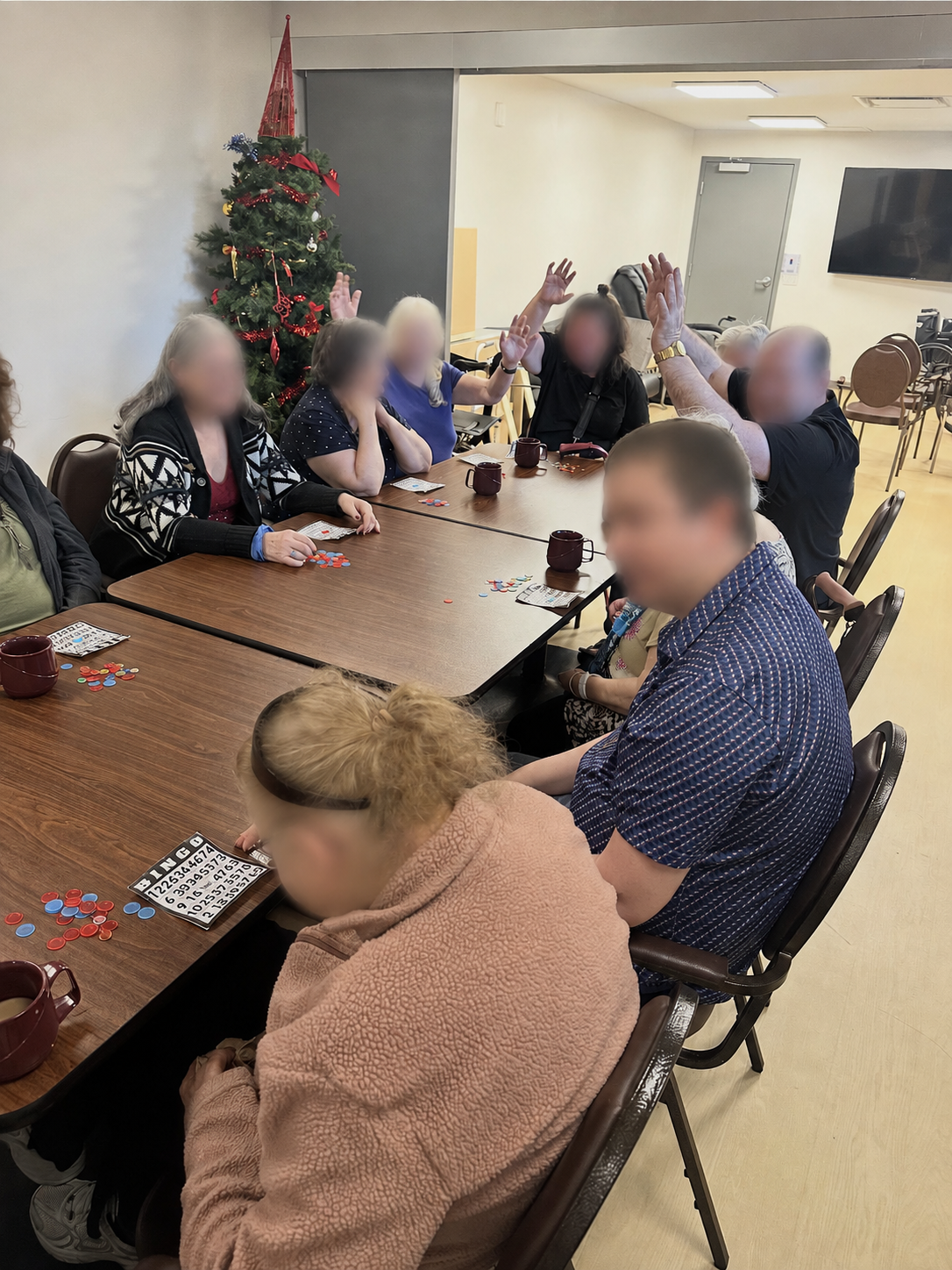 Résidents de la Résidence Masson participant à une partie de Bingo