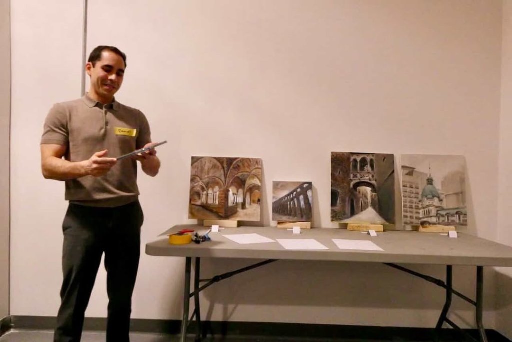 Daniel Ali Velázquez presenting the series