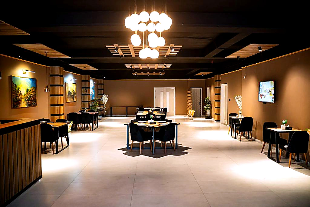 The Goldtree Table dining hall