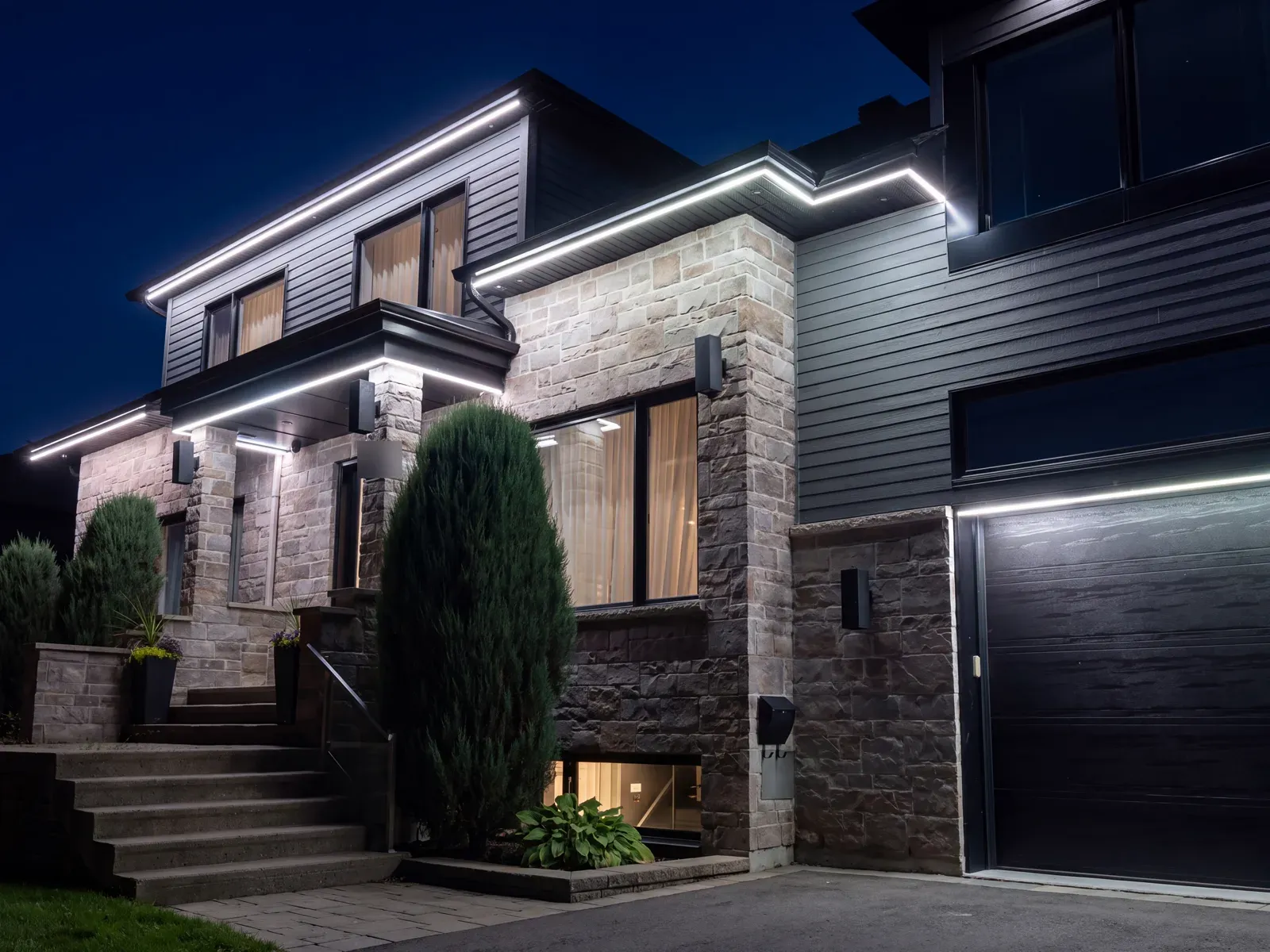 Continuous white roofline lighting