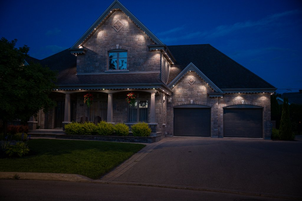 Peak and roofline highlighting