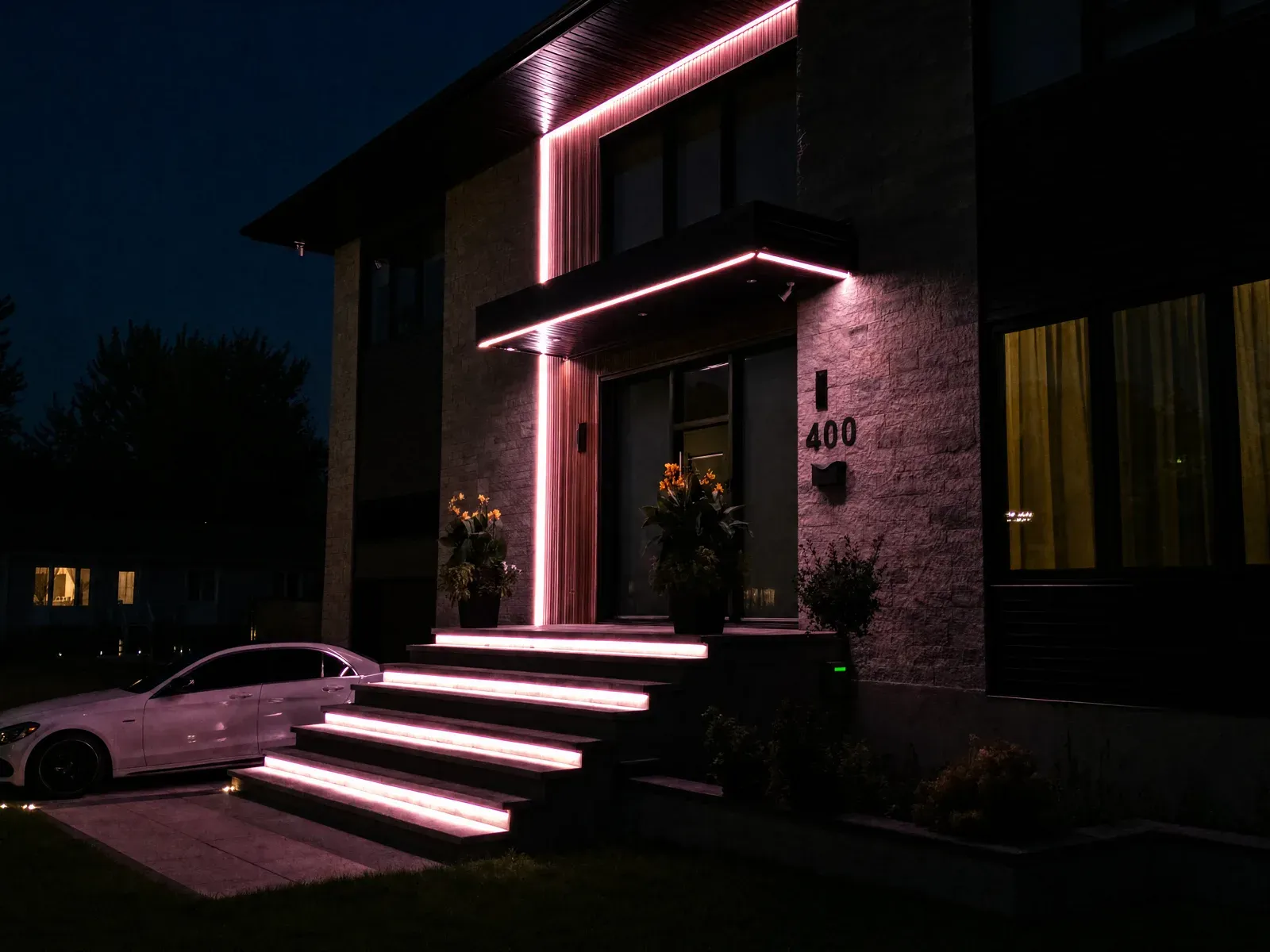 Entryway and step accent lighting