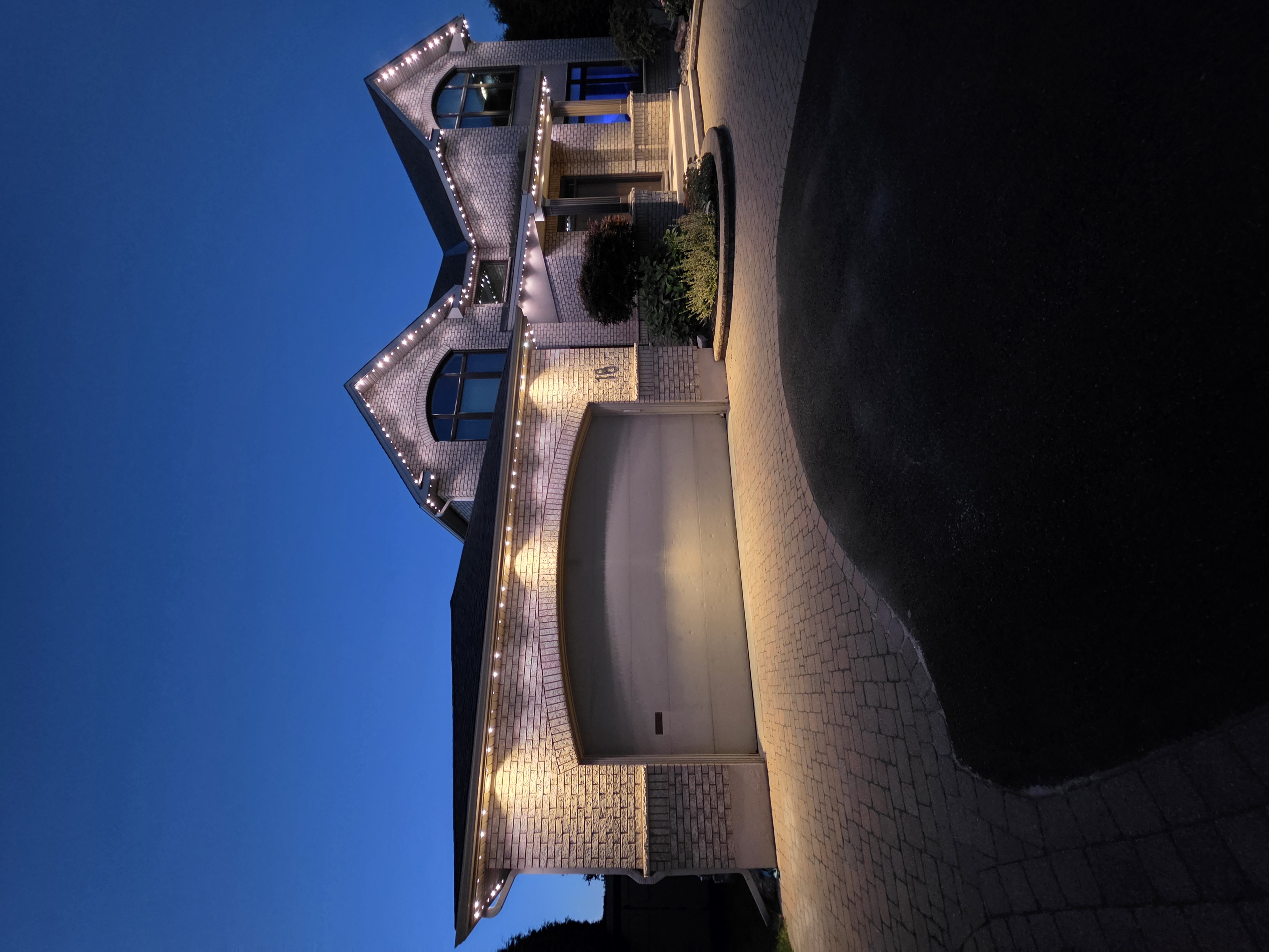 Warm-white roofline lighting