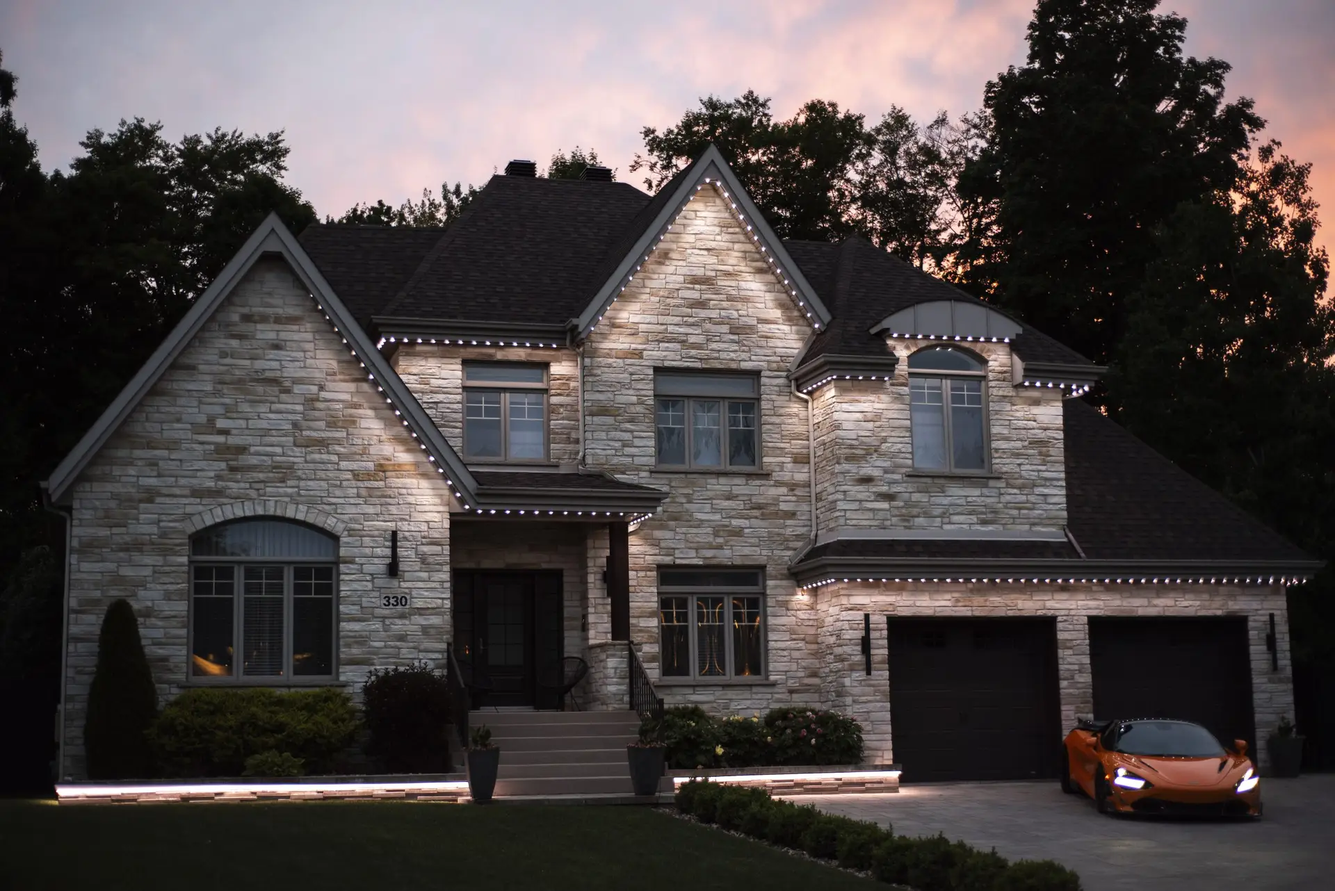 Warm-white architectural lighting