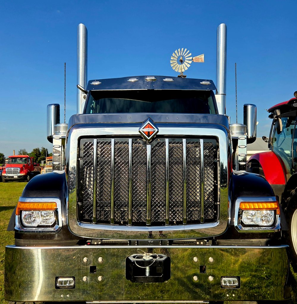 International Semi Truck — Front Grille