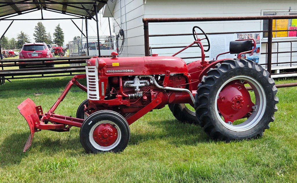 Allis-Chalmers with Dual Loader