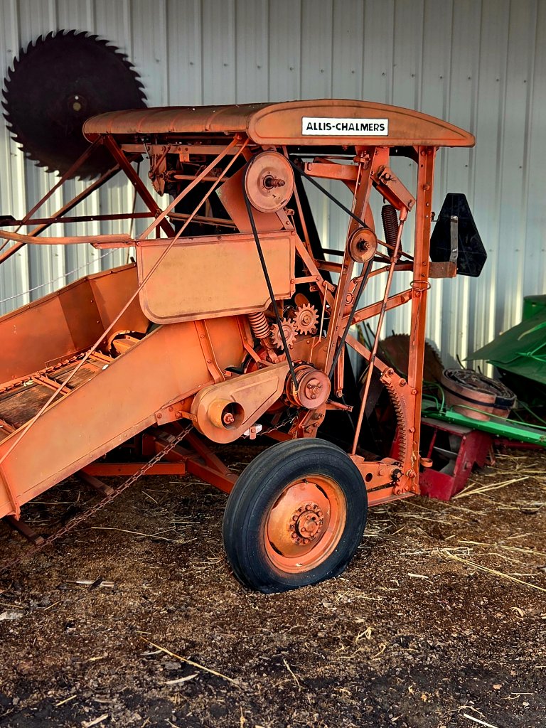 Allis-Chalmers Small Round Baler