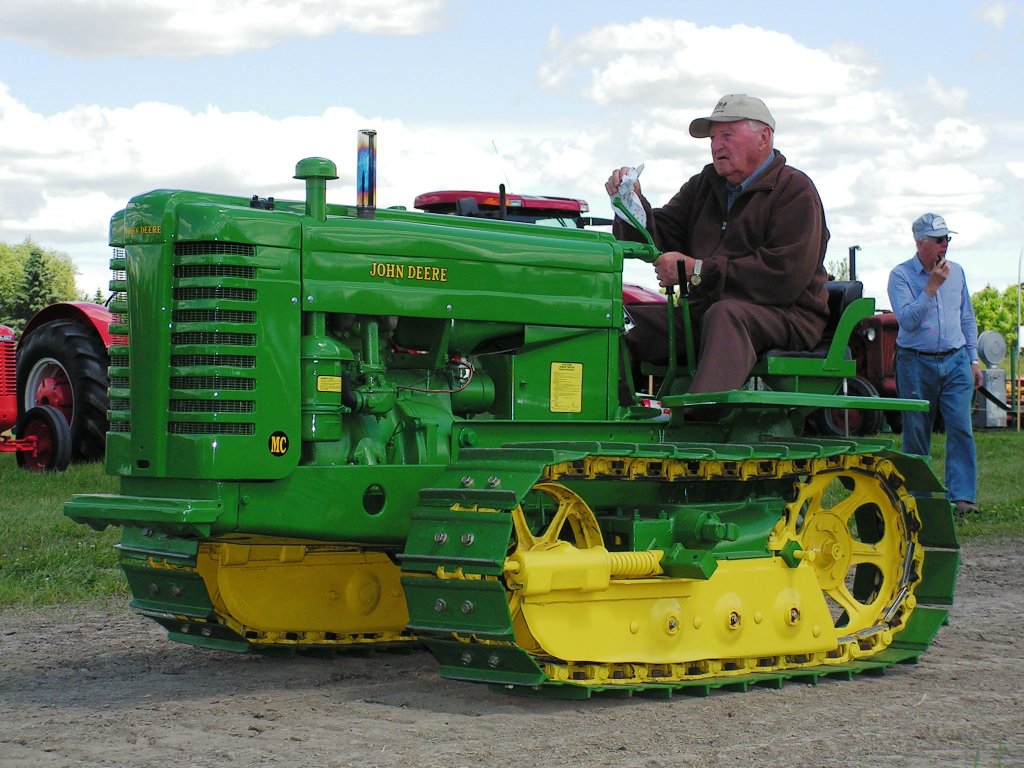 Beautifully restored John Deere MC crawler at the Father's Day Show