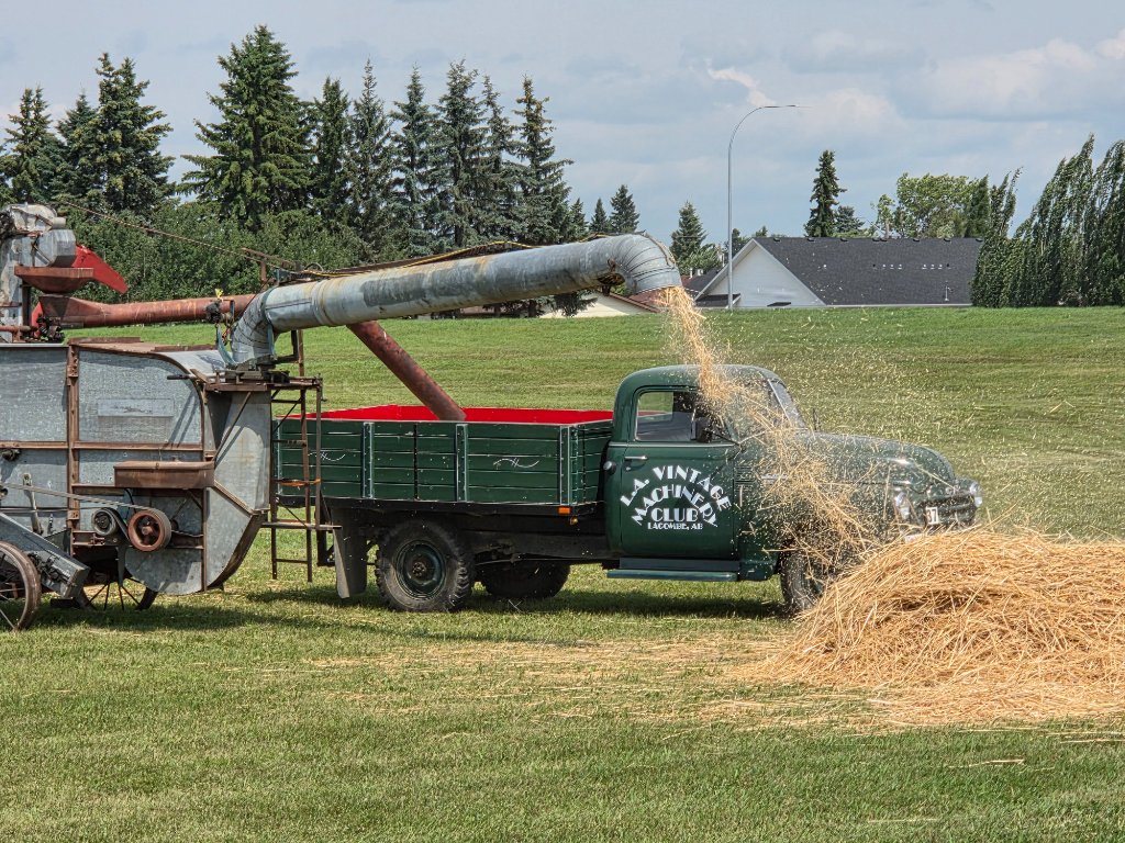 IH Titan & Vintage Tractors on Trailer