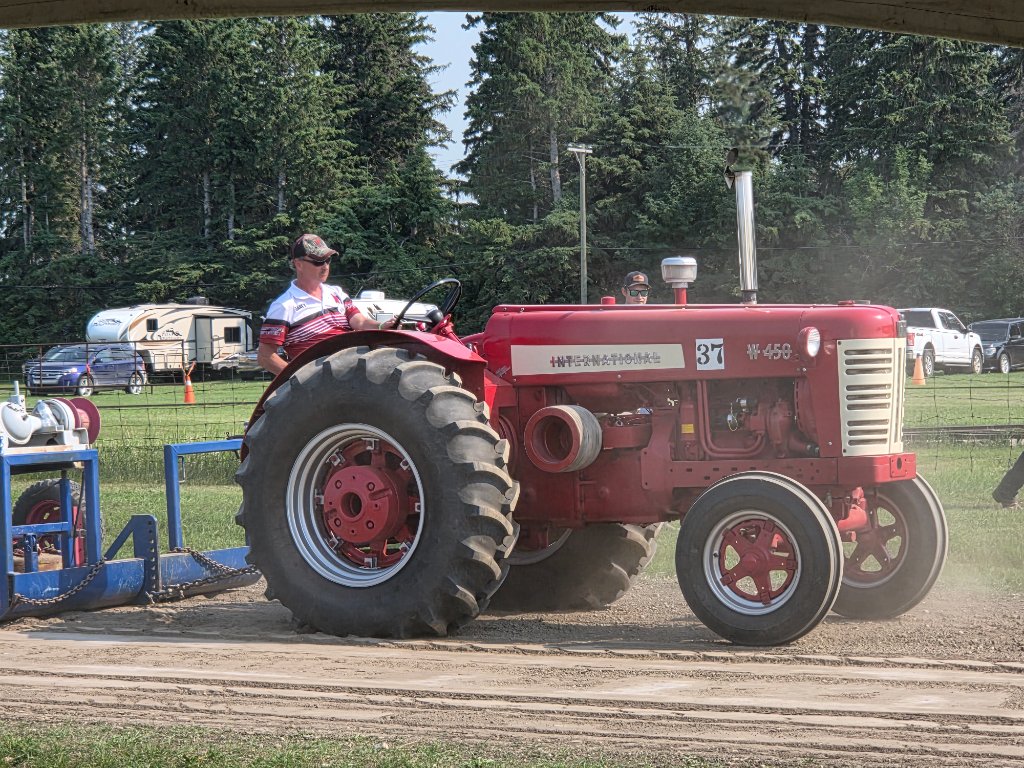International 4386 4WD Pulling