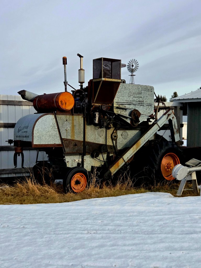 Allis-Chalmers Gleaner Combine