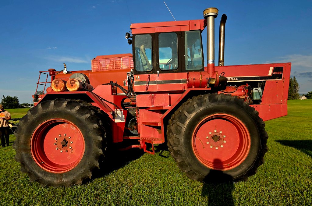 Vintage IH Tractors — Evening Setup
