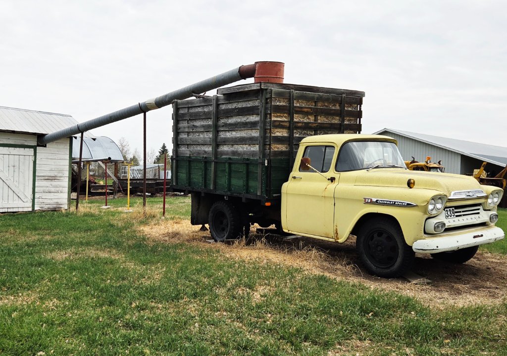 Chevrolet Apache Grain Truck
