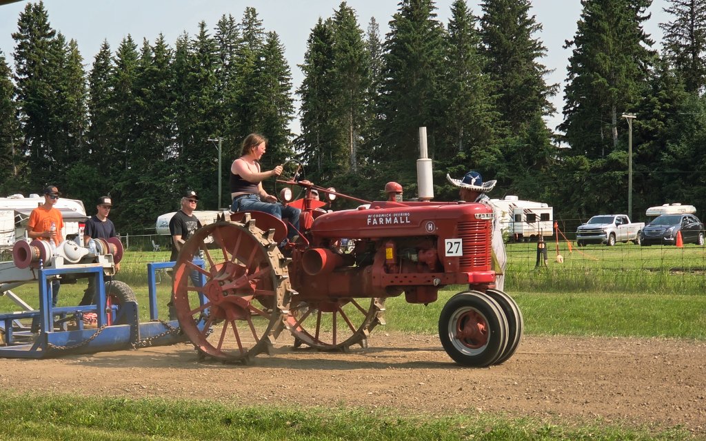 International 650 Working Hard