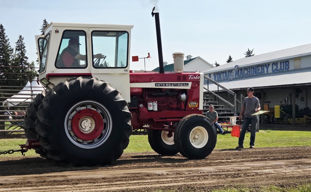 McCormick Farmall Super M — Yellow