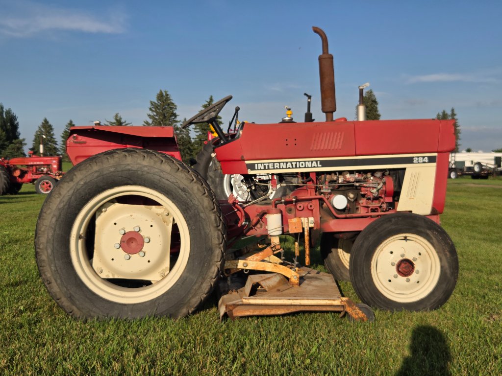 International W-450 — Tractor Pull