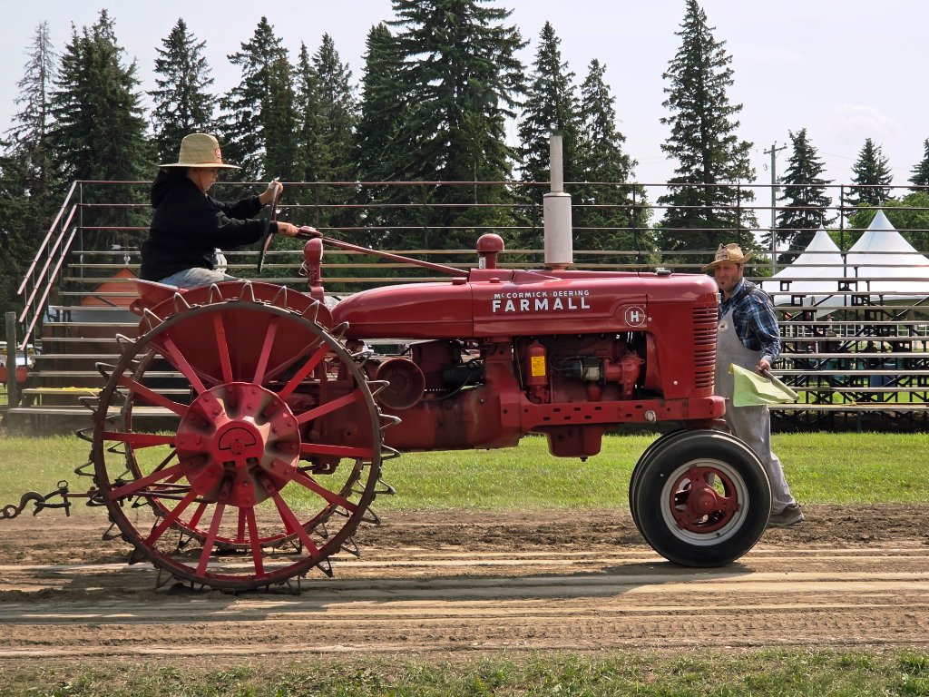 Farmall A — Tractor Pull