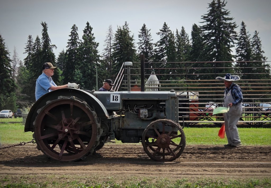 International 650 Unrestored — Pull